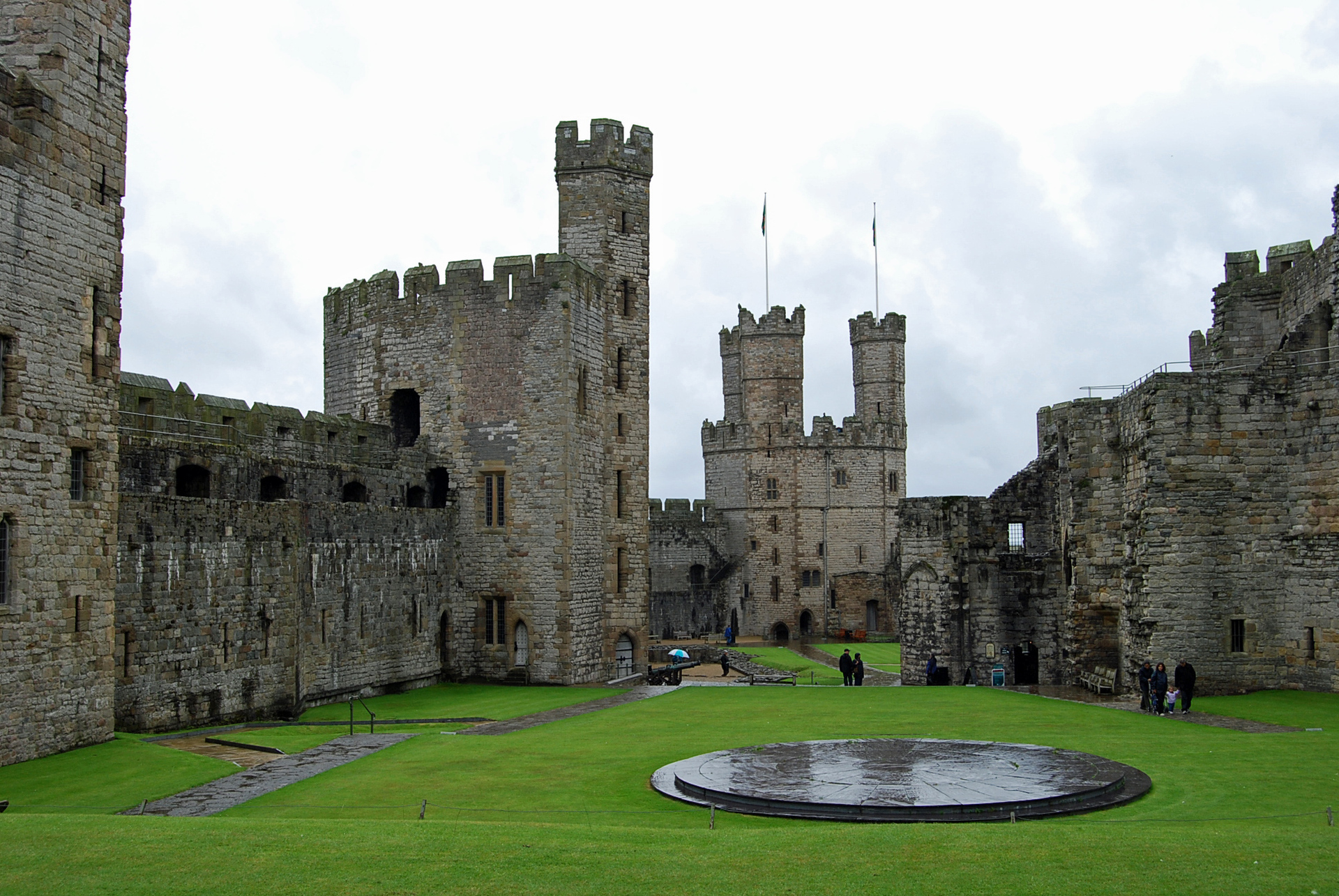 Caernarfon Castle Caernarfon-Castle-Wales-castles-789301_1920_1285