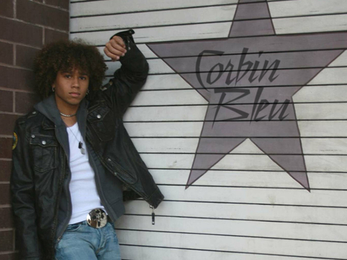 Bilder von Corbin Corbin-corbin-bleu-320448_500_375