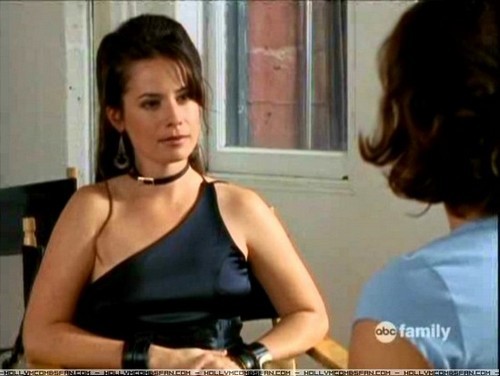 Галерия на Холи Мари Комбс - Page 33 Holly-in-See-Jane-Date-holly-marie-combs-630962_500_376