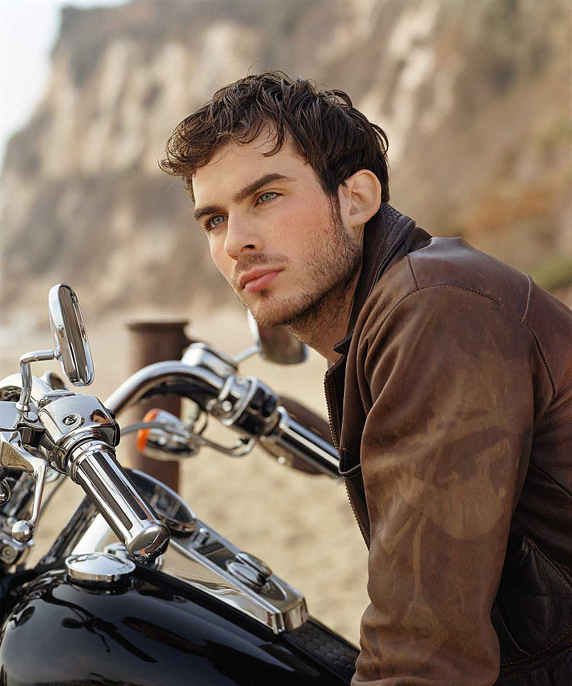 retrouvailles ( pv luna et ayala ) Ian-Motorcycle-ian-somerhalder-171096_833_1000