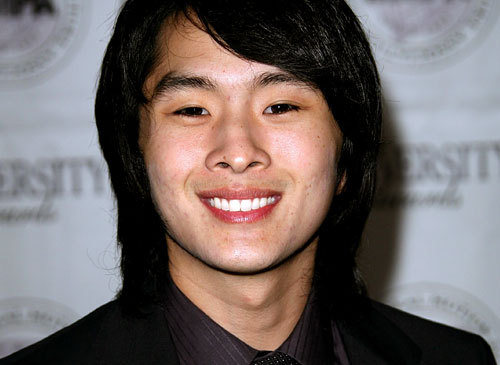 Justin Chon Justin-Chon-Eric-twilight-series-773767_500_365