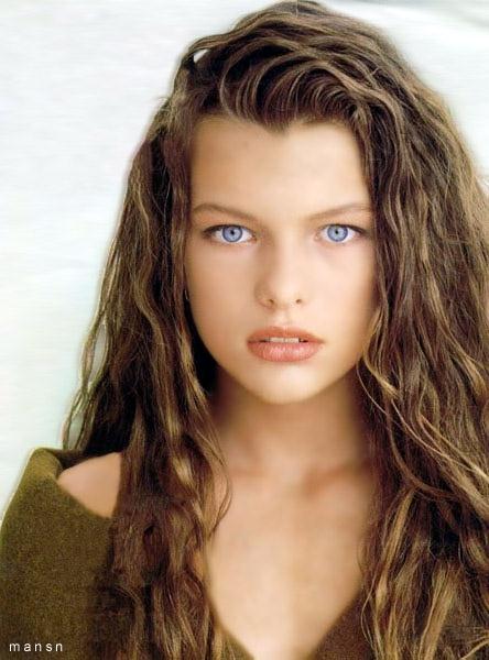 Mulheres famosas lindas e fascinantes - Cite as suas preferidas !!! - Página 2 Milla-Jovovich-milla-jovovich-310697_444_600