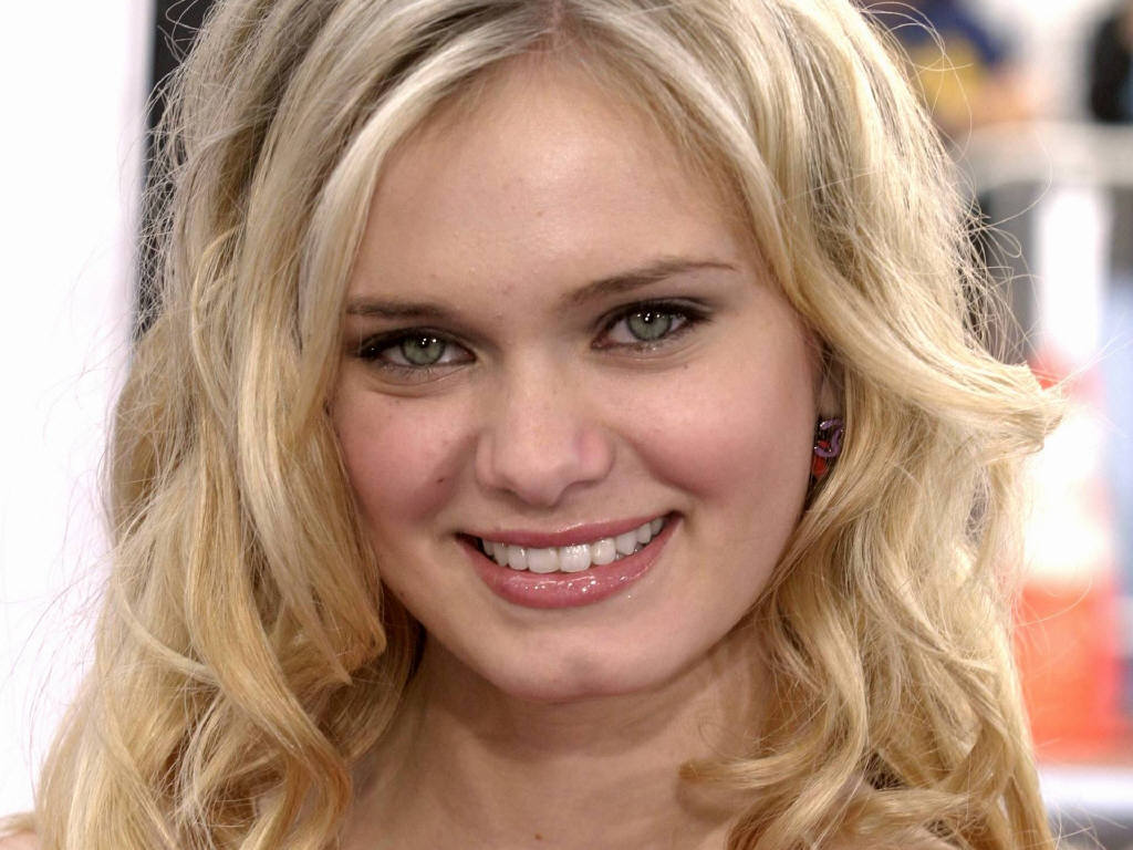 (( Sara Paxton, So Pretty )) Sara-Paxton-sara-paxton-374848_1024_768