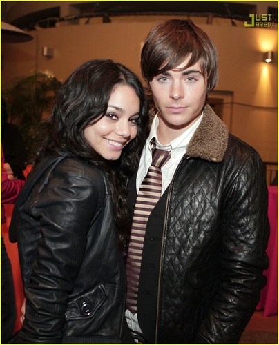 آآكبـر موسـوعـه صـور لـ zanessa مــع pink lule Zac-And-Vanessa--zac-efron-and-vanessa-hudgens-480478_404_500