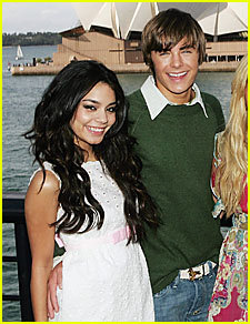 آآكبـر موسـوعـه صـور لـ zanessa مــع pink lule Zanessa-zac-efron--26-vanessa-hudgens-300332_225_292