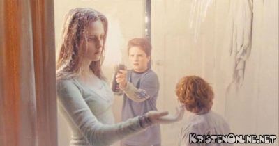 Kristen Stewart - Pagina 7 Zathura-kristen-stewart-520735_400_210