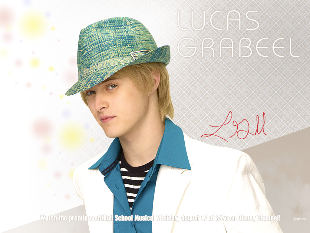 بلييز بنات اللي عندها صور لــ اوران هاي سكول تعطيني صور Lucas-grabeel-high-school-musical-2-546452_1024_768