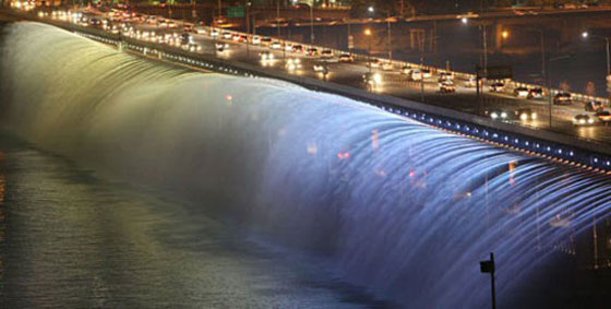 اروع نافورة في العالم Banpobridgefountain2