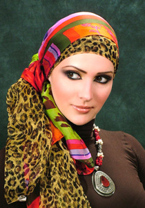 الحجاب العصري.. تحرره الموضة أم الحضارة الإسلامية؟ Higab_21024