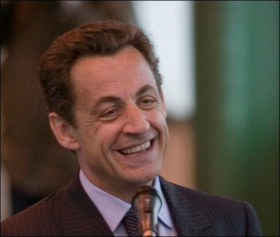 هل تورط ساركوزي في فضيحة رشاوى مالية؟ Sarkozy_5