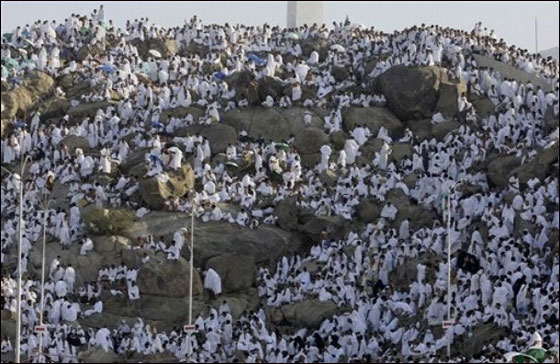 لبيك اللهم لبيك.. أكثر من 3 ملايين يقفون على صعيد عرفات تغطية مصورة حصرية Mecca_03