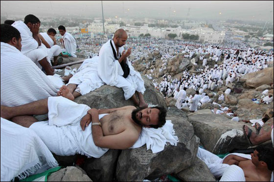 لبيك اللهم لبيك.. أكثر من 3 ملايين يقفون على صعيد عرفات تغطية مصورة حصرية Mecca_12