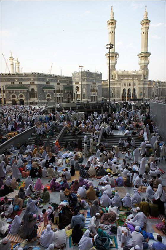 في اول ايام العيد.. الحجاج يؤدون طواف الافاضة Hajj5