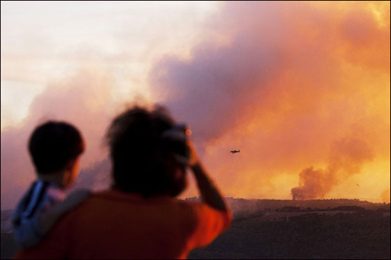 صور تتحدث عن كارثة الكرمل في حيفا  Fire_haifa_29