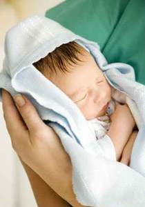 خطأ في تبادل مولودين يكلف مستشفى سعودي 1.7 مليون ريال Baby