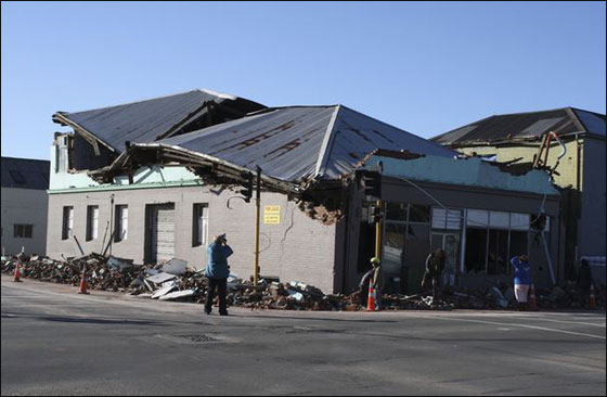  بالصور:مقتل 65 شخصا في هزة ارضية بنيوزيلندا Earthquake_03