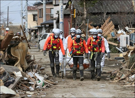 نخبة مختارة من صور تسونامي اليابان Japan_quake_08