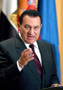 التحقيق مع مبارك لم يستكمل بسبب بكائه وتكراره كلمة "محصلش" Mbarak_1
