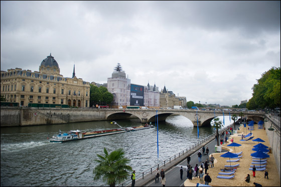 بالصور: باريس تحوّل الشوارع الى ضفاف لنهر السين! Seince_paris_12