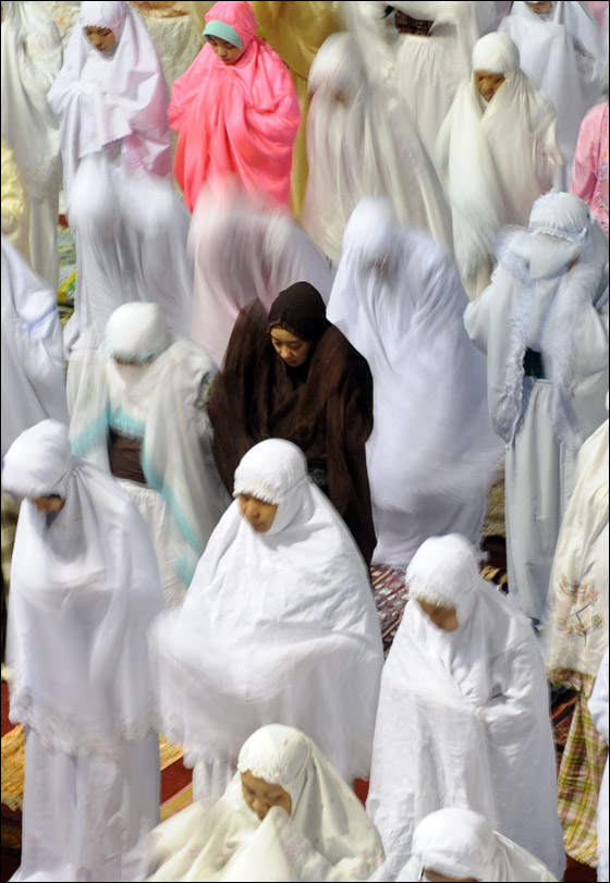 نور منتديات العرب ينقل لكم صورا من حول العالم لاستقبال شهر رمضان الكريم Ramadan31