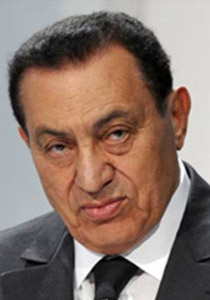 كيف يقضي الرئيس السابق مبارك ونجليه شهر رمضان في السجن؟  Hosni