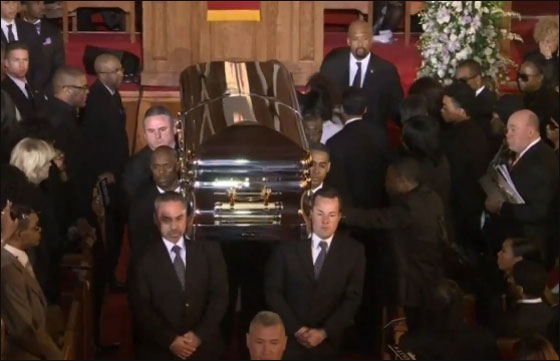 نقل جثمان ويتنى هيوستون الى نيوجيرسى لتدفن بجوار والدتها  Whitney_Houston_Funeral_62