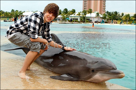  جاستن بيبر وسيلينا غوميز Justin-bieber-photos15-820x_1