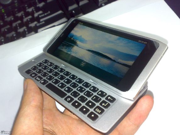 Nokia N9 Pics Leaked !!!!!!!!!!!!! Nokia-n9-leaked