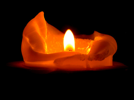 بعض الحزن 2008-10-23-candle