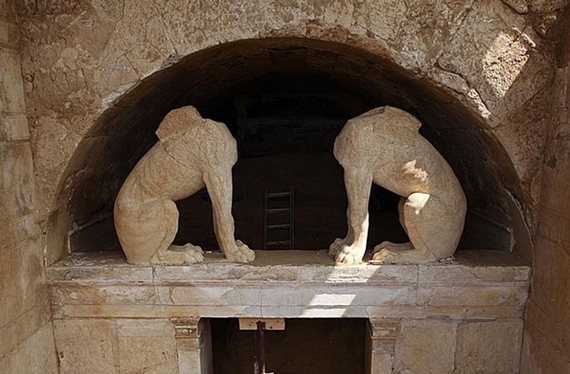 Inside the antechamber of the Amphipolis tomb  - Page 2 2014-12-23-dnewsfiles201412amphipolisskeletontobeidentifiedsoon141219jpg-thumb