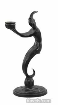 Est-ce que cet objet est un porte montre ? Si non qu'est-ce ? Candlestick-bronze-figural-genie-art-deco-as41123