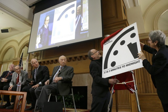 «L'horloge de l'apocalypse» reste inchangée... 1127907-aiguille-jamais-ete-aussi-pres