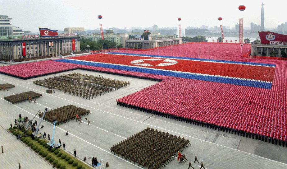 ¤ Topic officiel ¤ - Page 2 365888-parade-militaire-pyongyang-coree-nord