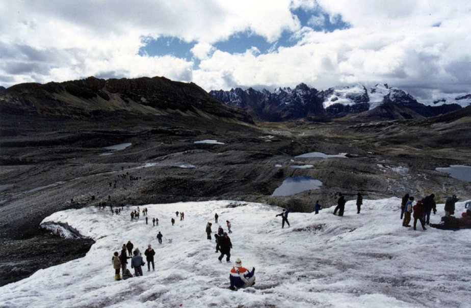 La guerre de l'eau - Page 2 488709-cayambe-comme-plupart-glaciers-andins