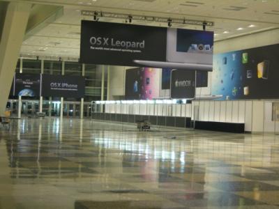 OS X iPhone and OS X Leopard Banners at WWDC 2008 172844-banner_400