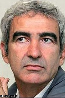 ريمون دومنيك مهدد بـ الآقالة من تدريب المنتخب الفرنسى .. Raymond-domenech-2