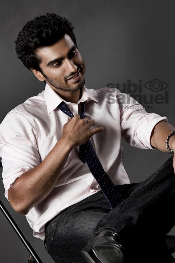 صور لأوسم ممثل في بوليود "أرجون كابور " Bollywood-brand-actor-arjun-kapoor-latest-photo-shoot-men039s-health-magazine