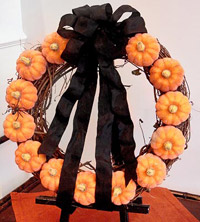 Fall Mini Pumpkin Wreath L_bhgvideofall608a