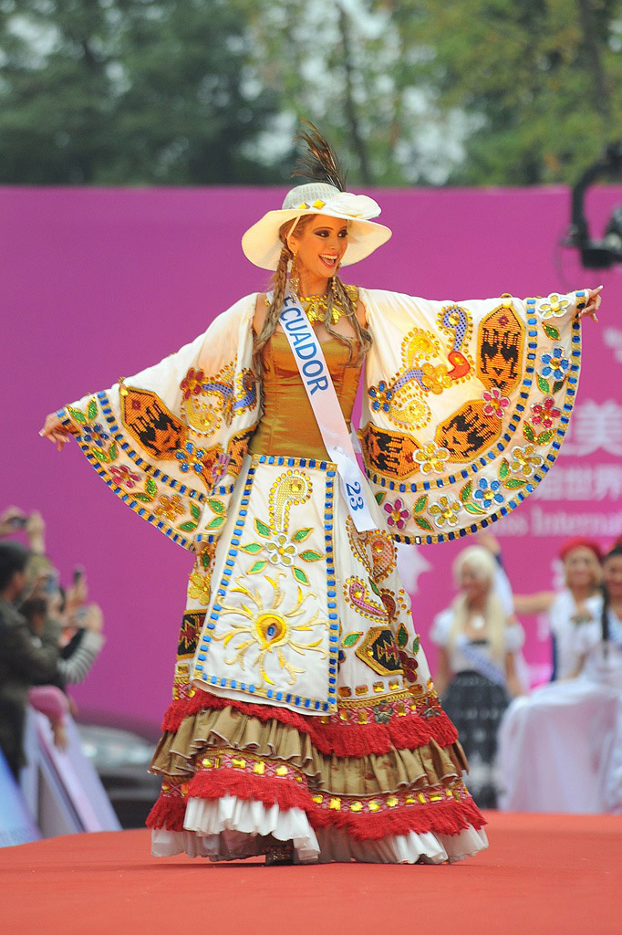 maria fernanda cornejo, miss international 2011. - Página 2 Maria-Fernanda-Cornejo-Alfar_tga0