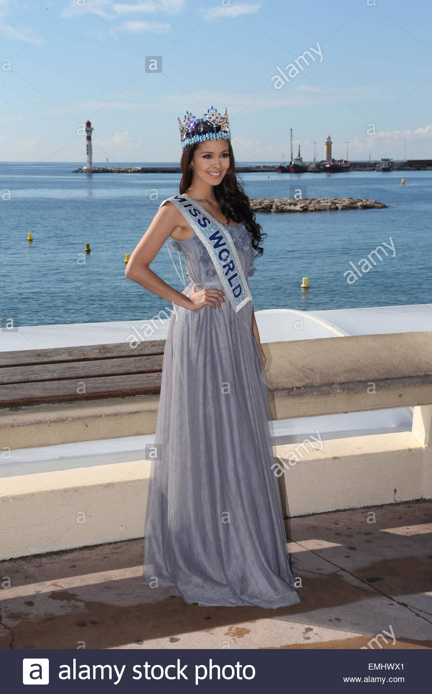 megan young, miss world 2013. - Página 8 07october2013-cannes-megan-young-miss-world-2013-at-2013-mipcom-in-EMHWX1_alm3