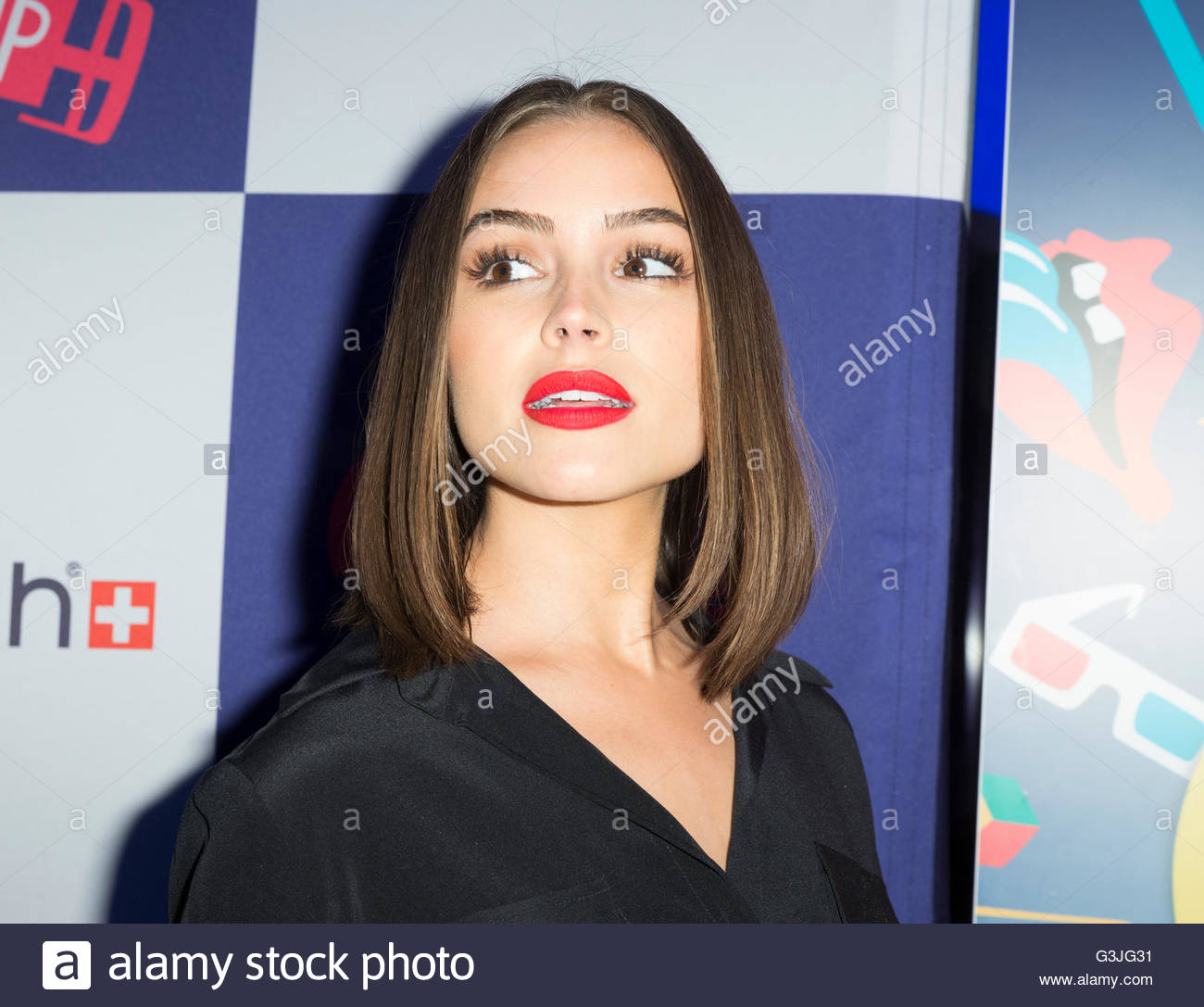 olivia culpo, miss universe 2012. - Página 58 Olivia-culpo-attends-swatch-celebrations-of-times-square-store-opening-G3JG31_bgj6