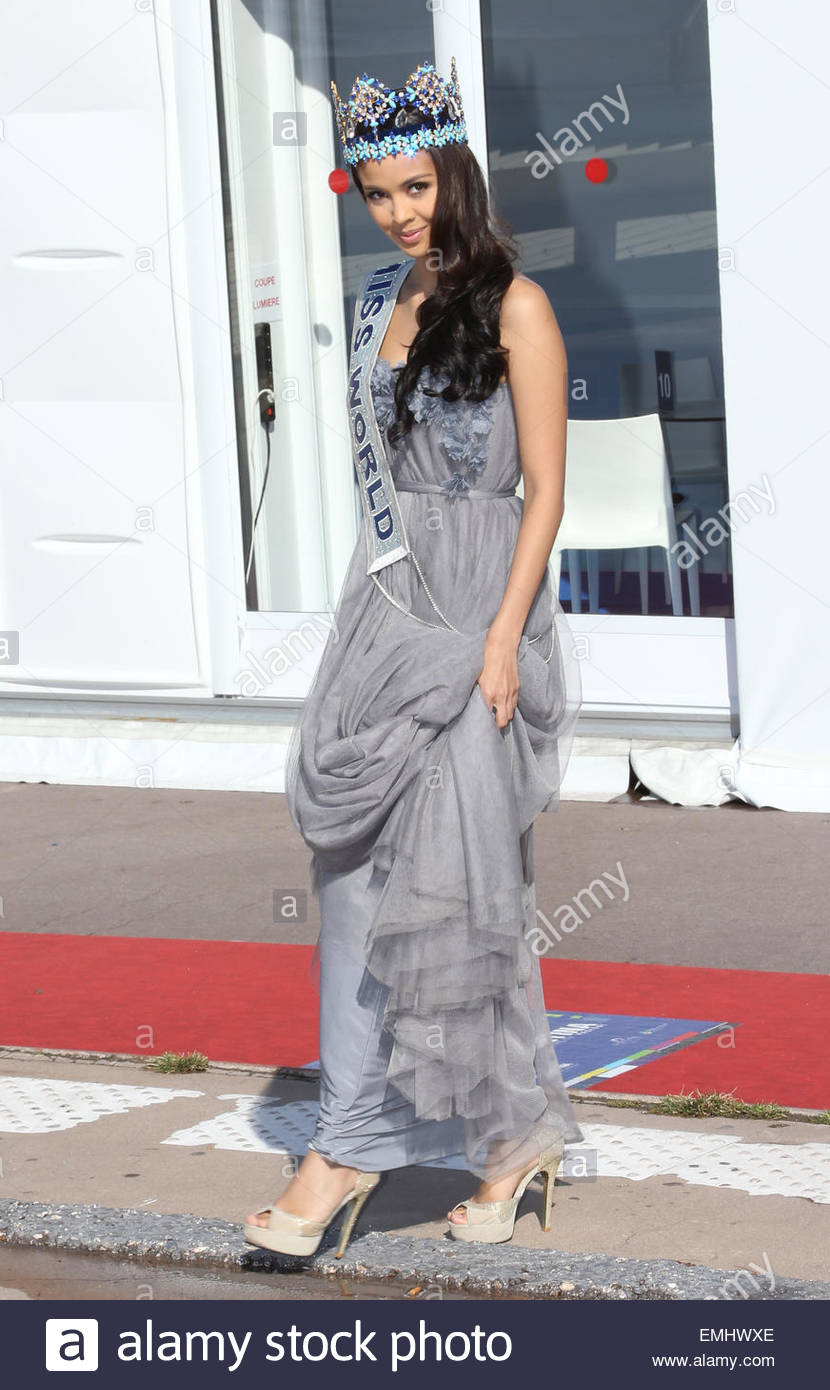 megan young, miss world 2013. - Página 8 07october2013-cannes-megan-young-miss-world-2013-at-2013-mipcom-in-EMHWXE_hfy2