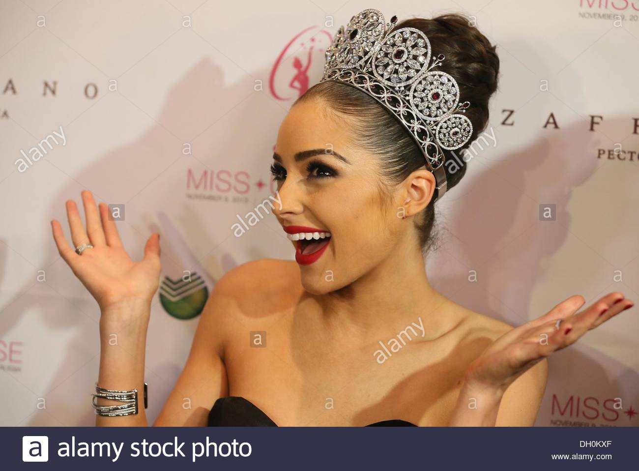 olivia culpo, miss universe 2012. - Página 58 Epa03924729-miss-universe-2012-olivia-culpo-from-cranston-rhode-island-dh0kxf_hyd3