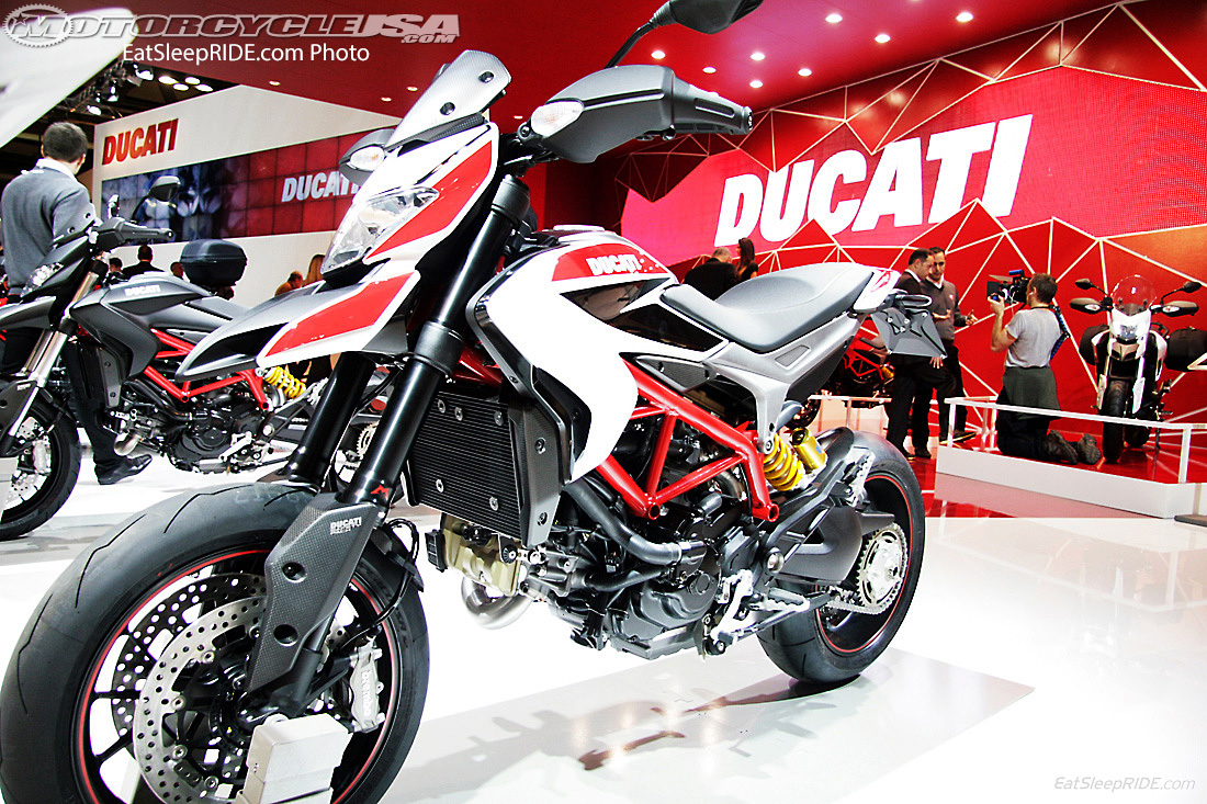 SALON DE LA MOTO A MILAN EICMA-017_Ducati