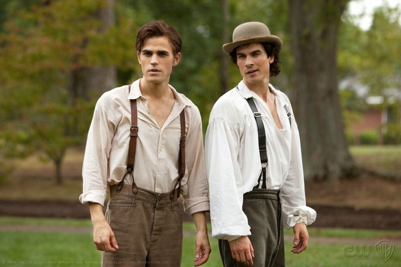 LA BDB...ovunque...e chI ci amMAZZA? - Pagina 9 Stefan-paul-wesley-e-damon-ian-somerhalder-discutono-nell-episodio-lost-girls-di-the-vampire-diaries-133773