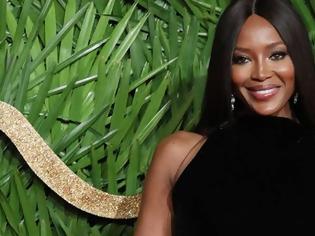  Η Naomi Campbell στα 47 της φωτογραφίζεται ολόγυμνη στο Love! I-Naomi-Campbell-sta-47-tis-fotografizetai-ologymni-sto-Love-1-315x236