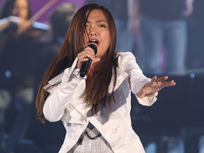 05/18/09 - The Oprah Winfrey Show (Taped Guesting) 20090429-tows-charice-performance-290x218