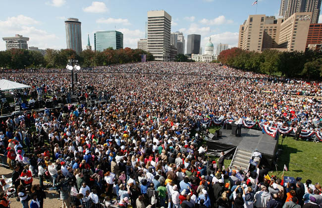 انذار على يد محضر لحمدى خليفة ( محامون بلا قيود ) - صفحة 2 20081018_large_crowds_in_st_louis_33