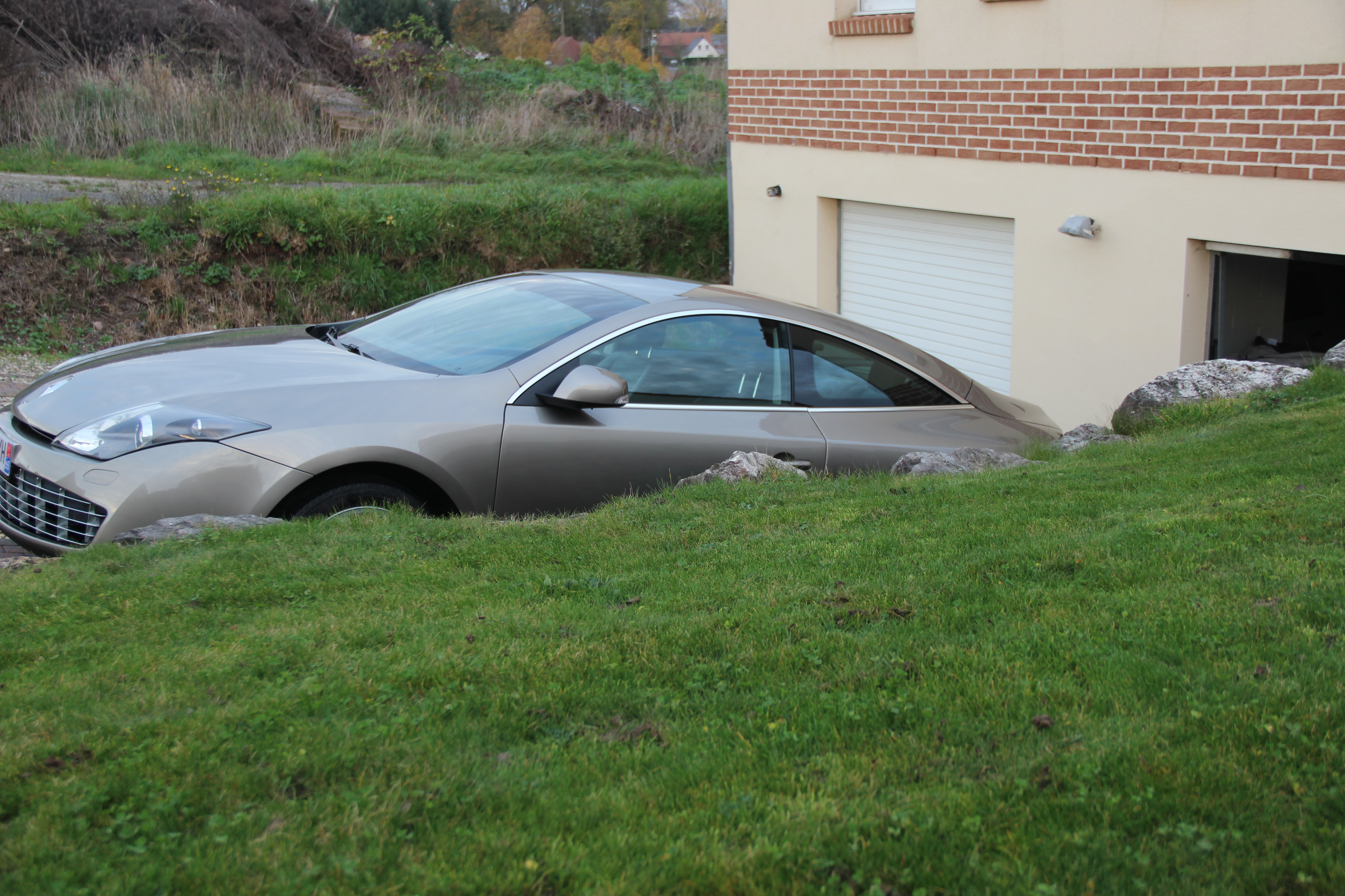 [nathanjo] Laguna III coupé initiale 3.0 dCi 235 IMG2965Sb1Y5