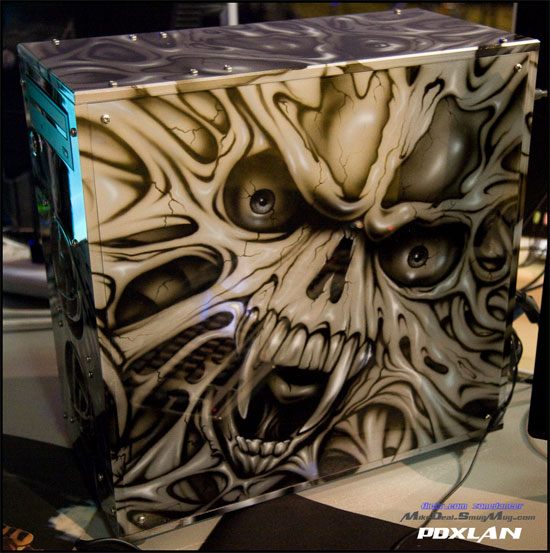 beautiful computer cases 01-13_skull